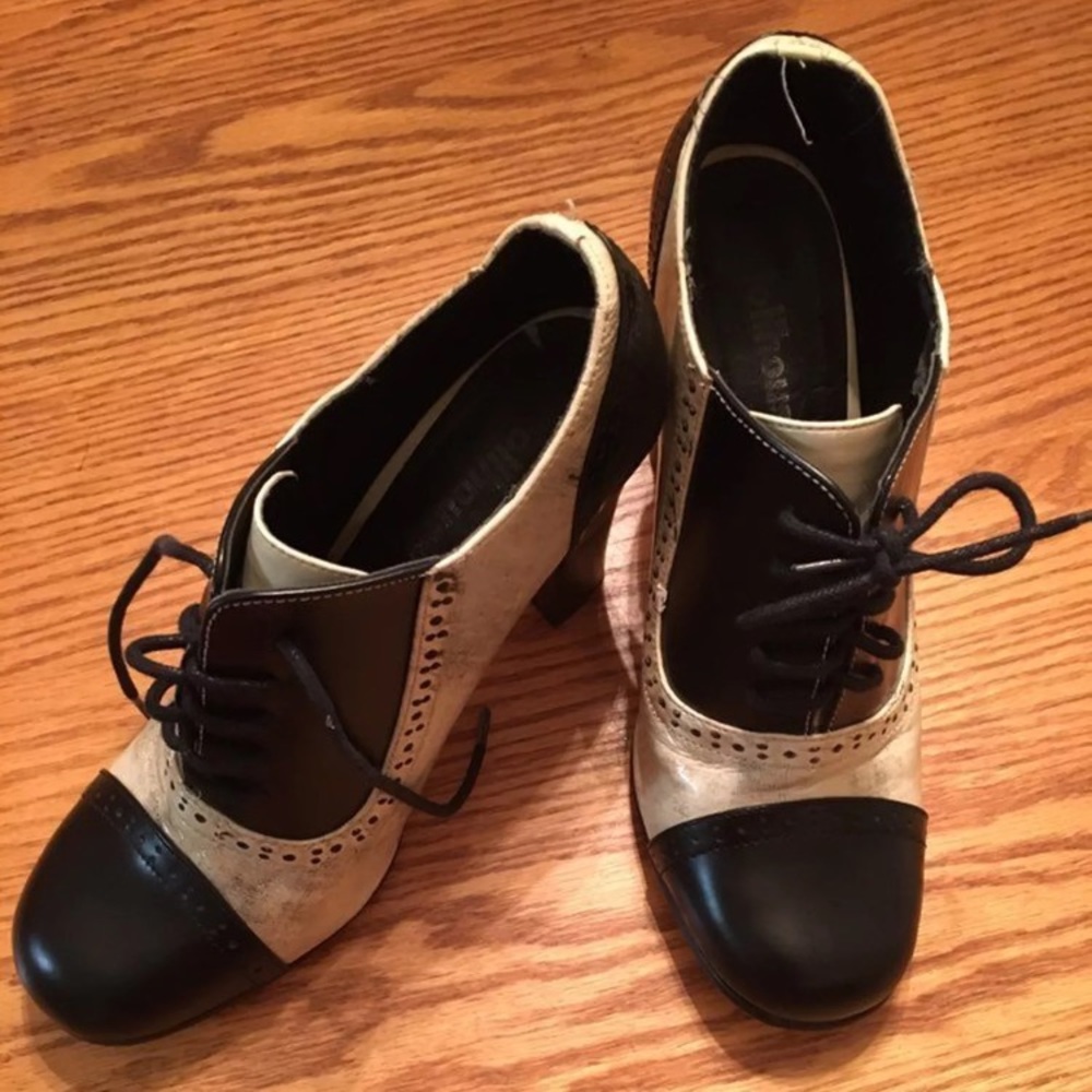 Dollhouse saddle Shoes